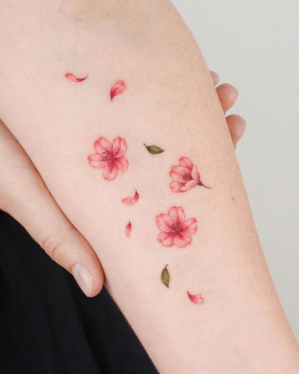 61 bellissimi tatuaggi di fiori di ciliegio con significato
